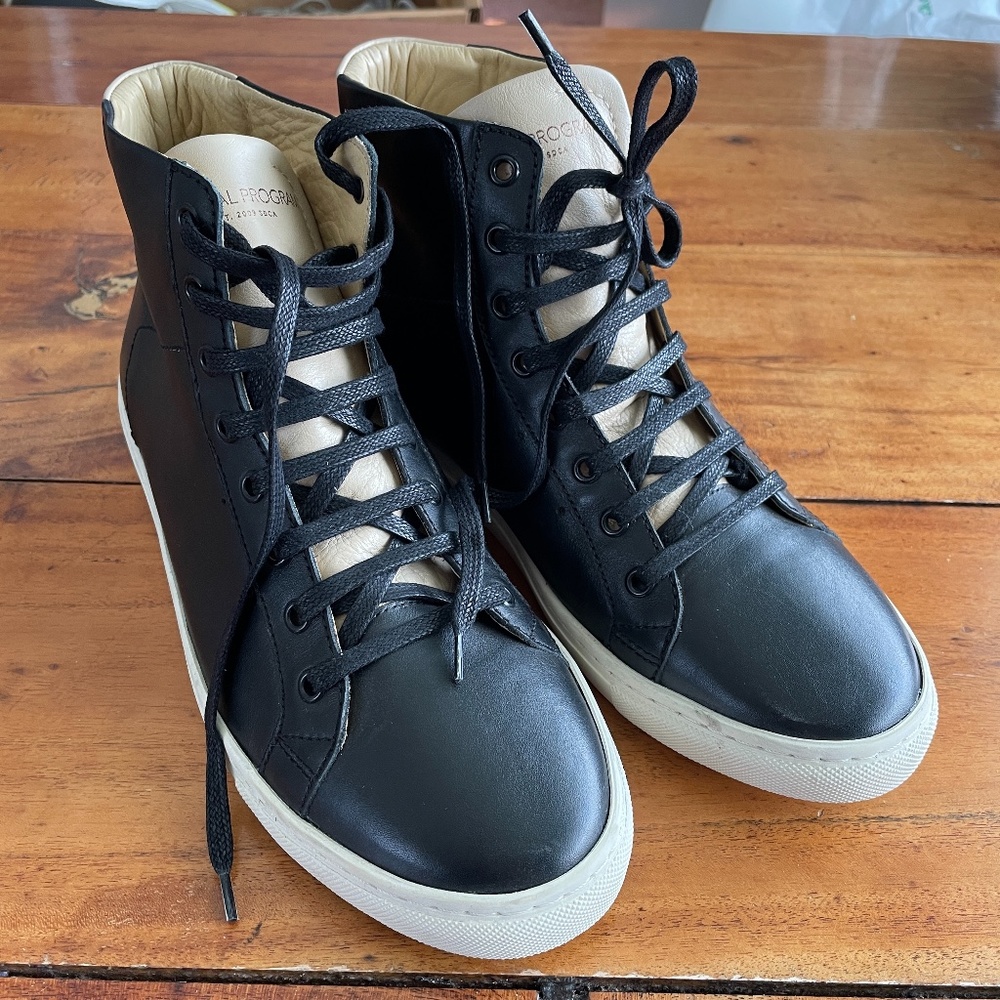 FINAL MARKDOWN! NWOT Official Program Leather Sneakers